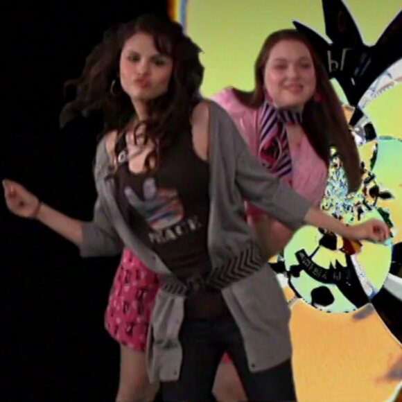 American Flag Peace Sign Lace Trim Tank ASO Alex Russo - Picture 5 of 6